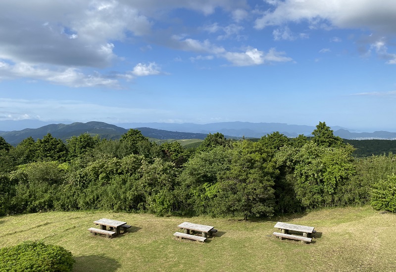 未知との遭遇から見たベンチと空