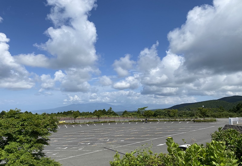 箱根十国峠の大きな駐車場