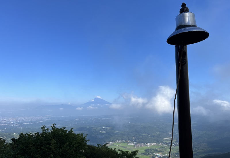 鐘と富士山の眺望