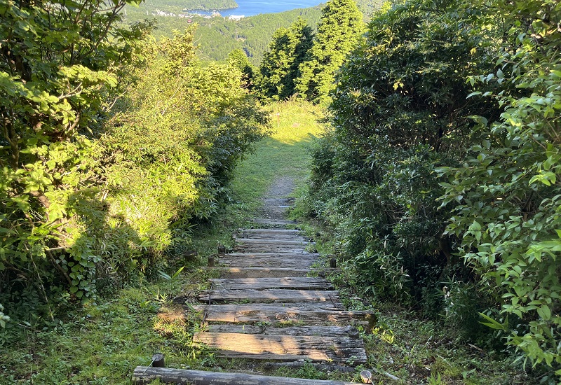 下りの階段