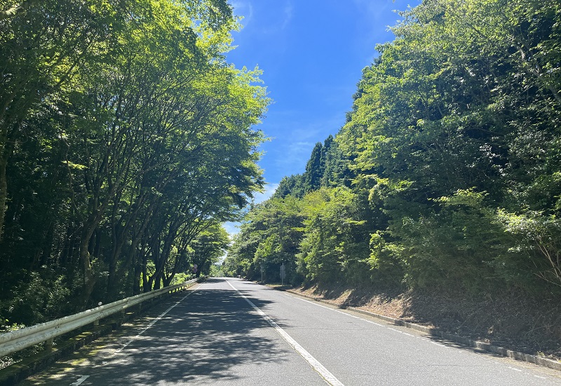 青空と道路