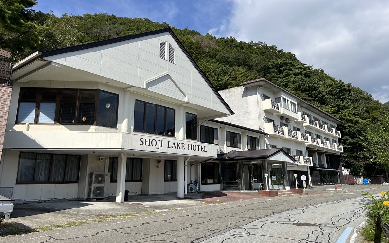 洋風なSHOJI LAKE HOTEL