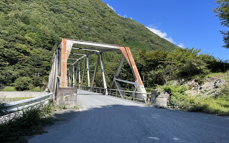 鉄橋の奈良田橋