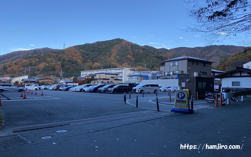 新倉富士浅間神社の駐車場