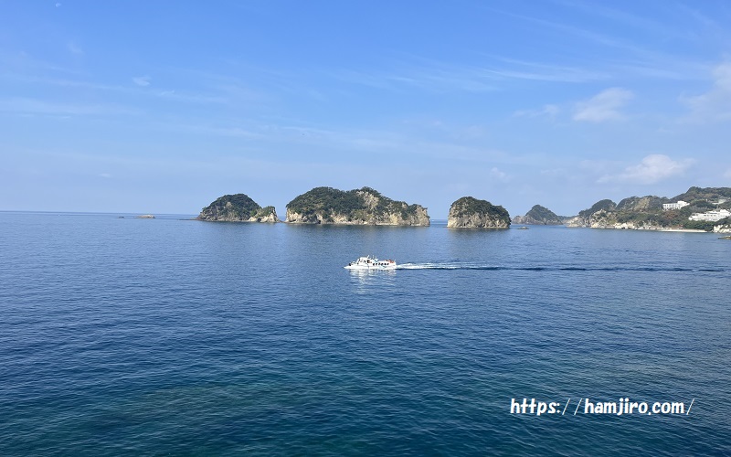 沢田公園から見える三四郎島と遊覧船