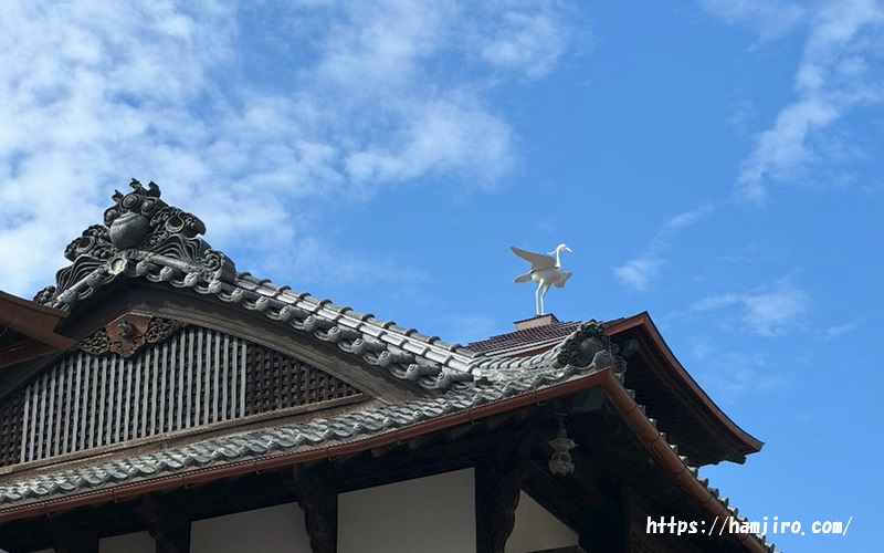 道後温泉本館上にある白鷺