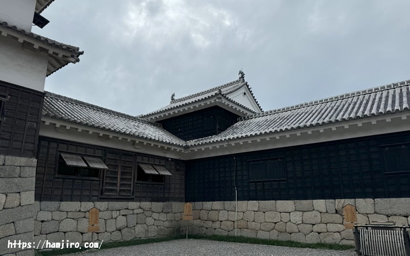 天守広場