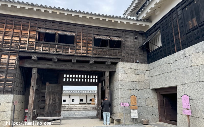 天守入口