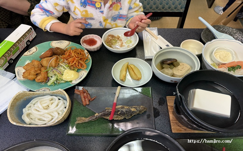 山の幸中心の夕食とお子様メニュー