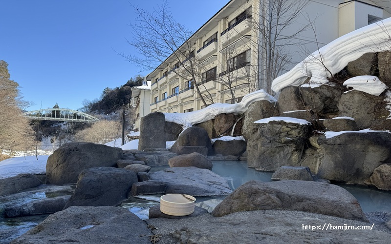 大きな岩造りの第二露天風呂