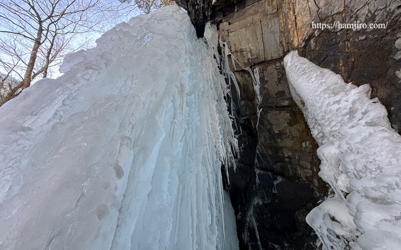 氷瀑の裏側