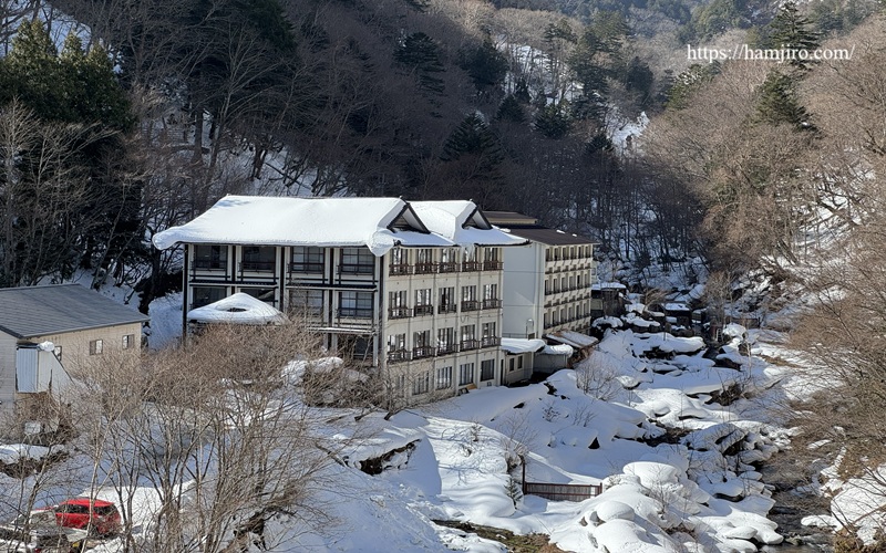 雪景色の加仁湯温泉旅館