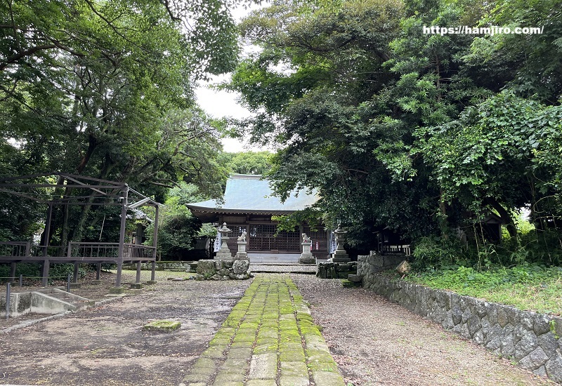八劔神社境内参道