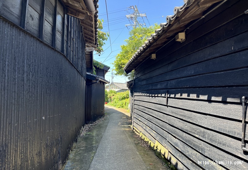 黒壁集落の路地