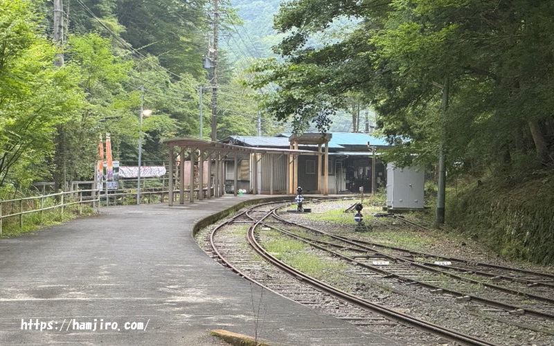 終着駅の井川駅