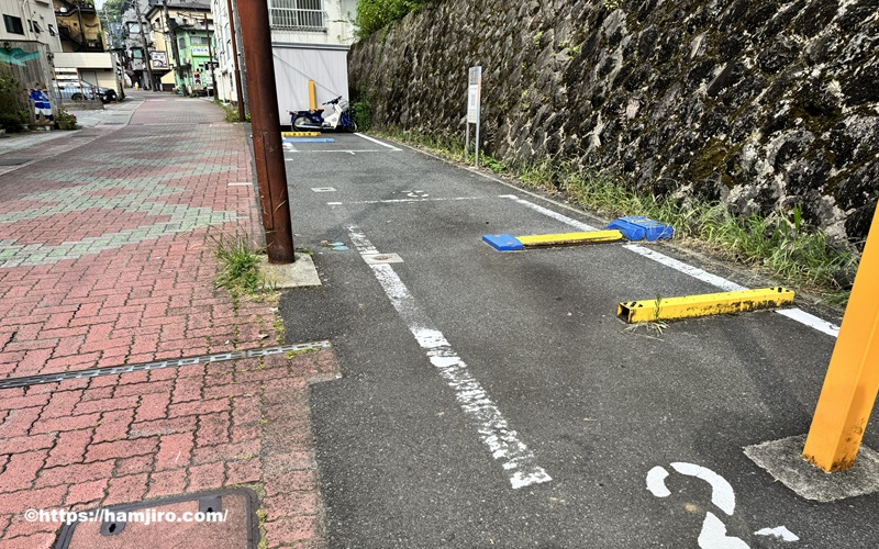 タイムズ箱根湯本駅前の駐車場内の様子