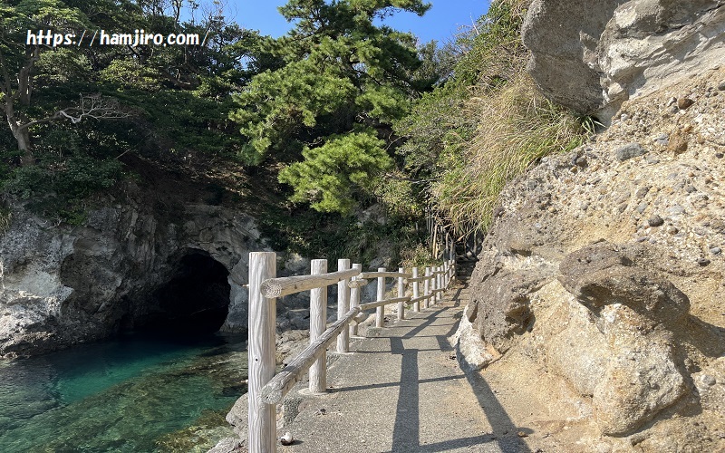 海岸北側にある燈明ヶ崎コース