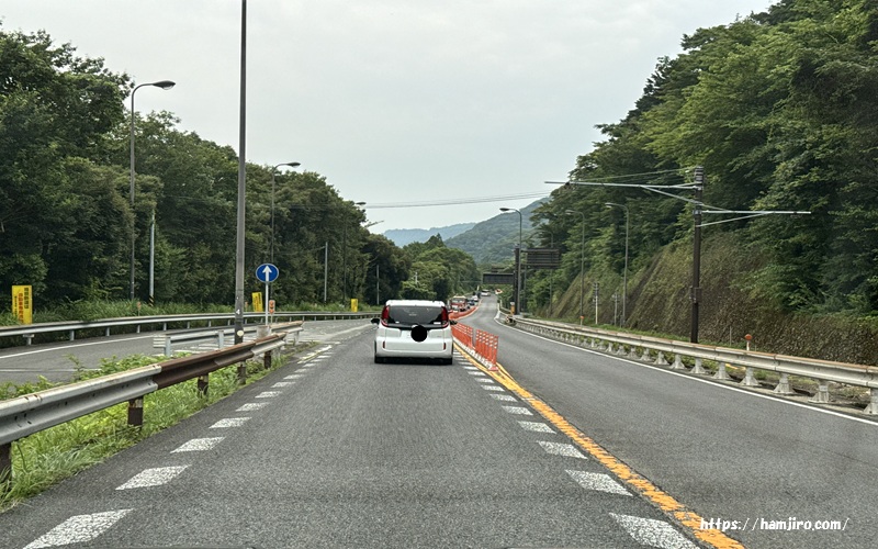 須雲川IC付近の出入口付近の渋滞最後尾の様子